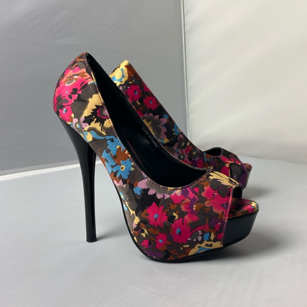 Call It Spring Heels 👠 - Picture 2 of 3